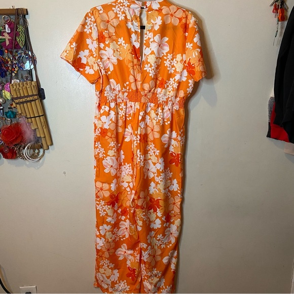 Floral Jumpsuit size Large/X-Large - Picture 6 of 6